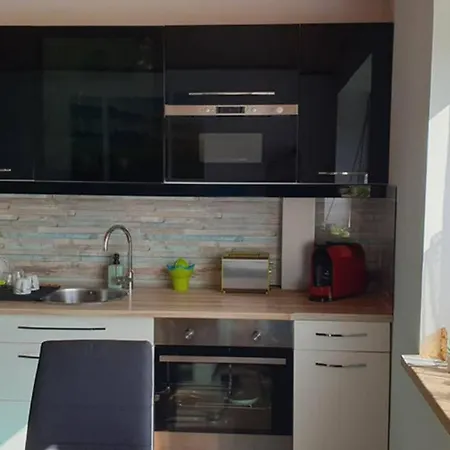 Mia Apartman, * Eisenerz