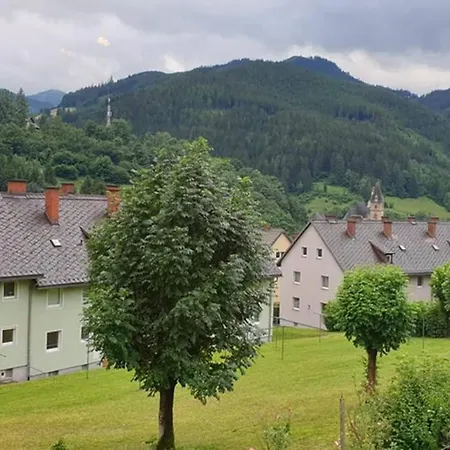 Mia Apartman,