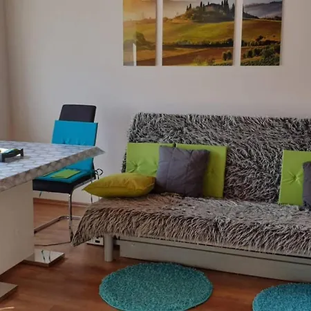 Mia Apartman,