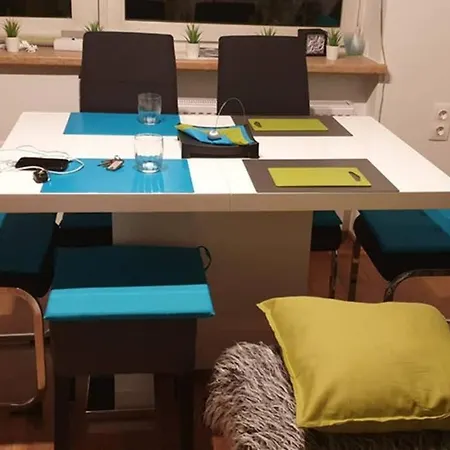 Mia Apartman, Apartment