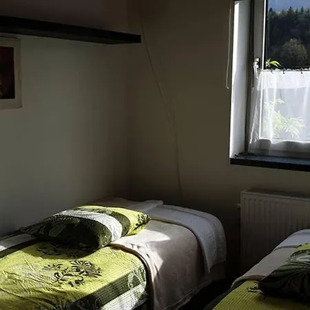 Mia Apartman, Apartment