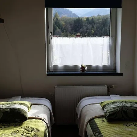 Lägenhet Mia Apartman, *